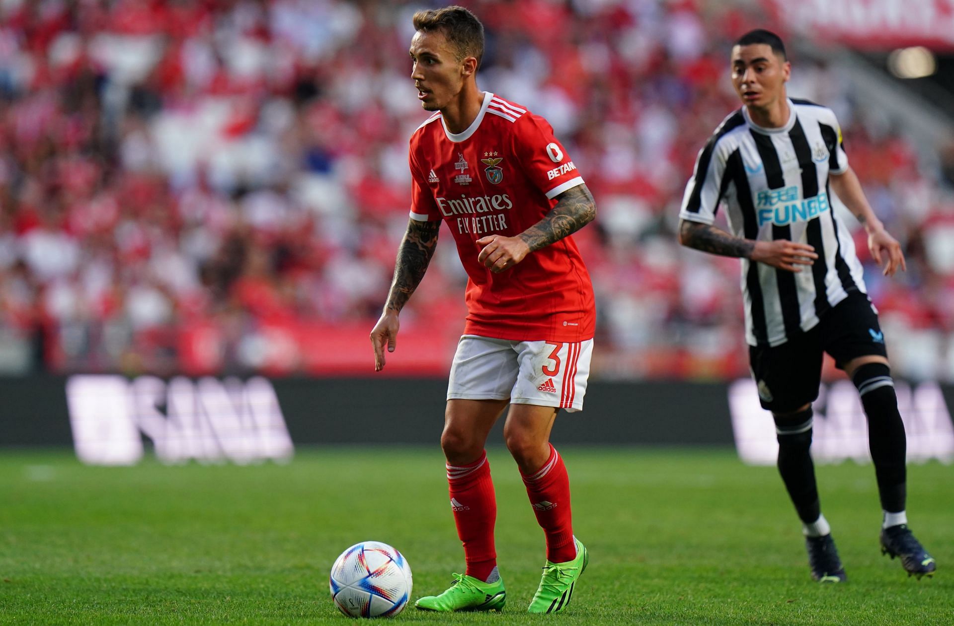 SL Benfica's Alex Grimaldo linked with a move to Manchester City